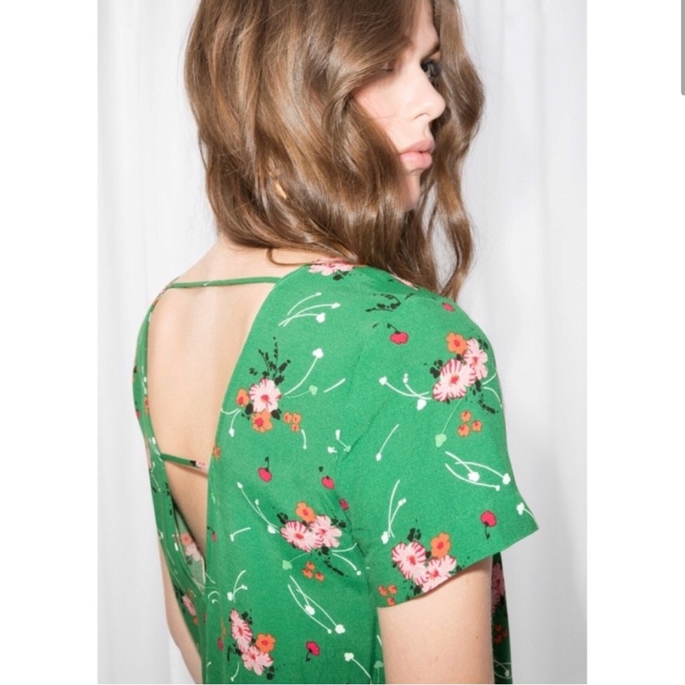 & Other Stories Green Floral V-Back Top - Picture 3 of 4